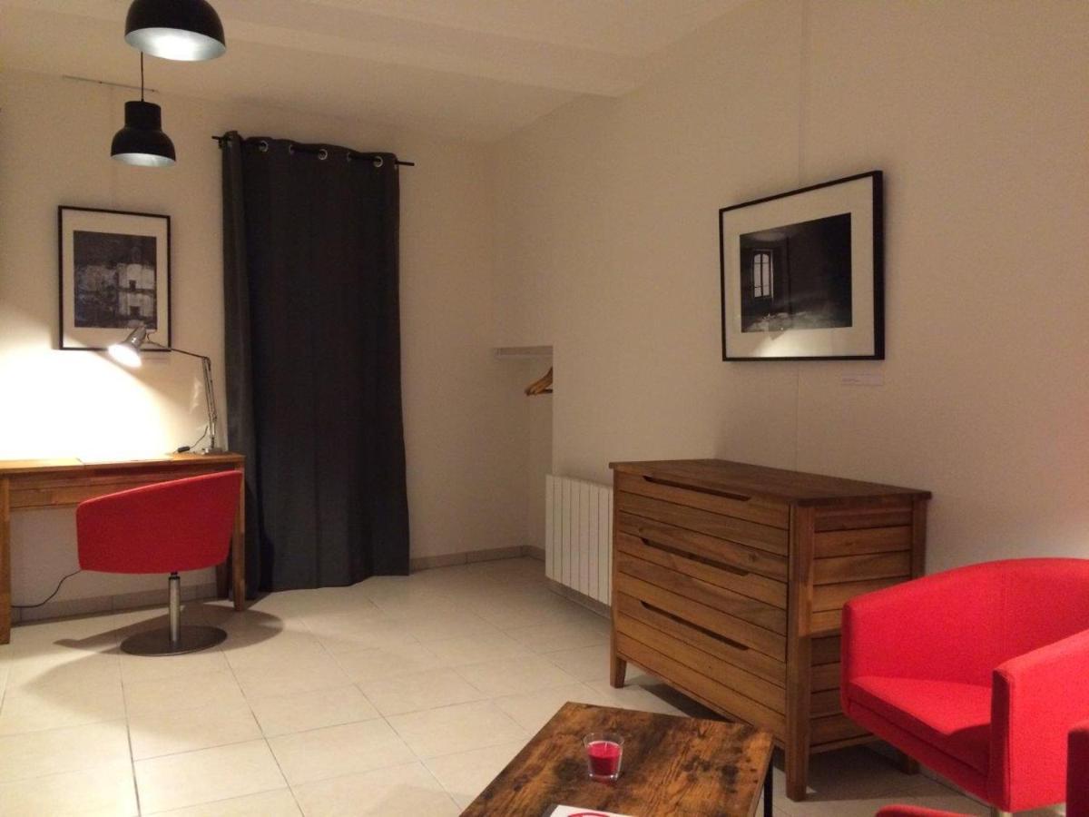 Le Studio Du Chateau Auriac-sur-Vendinelle 外观 照片