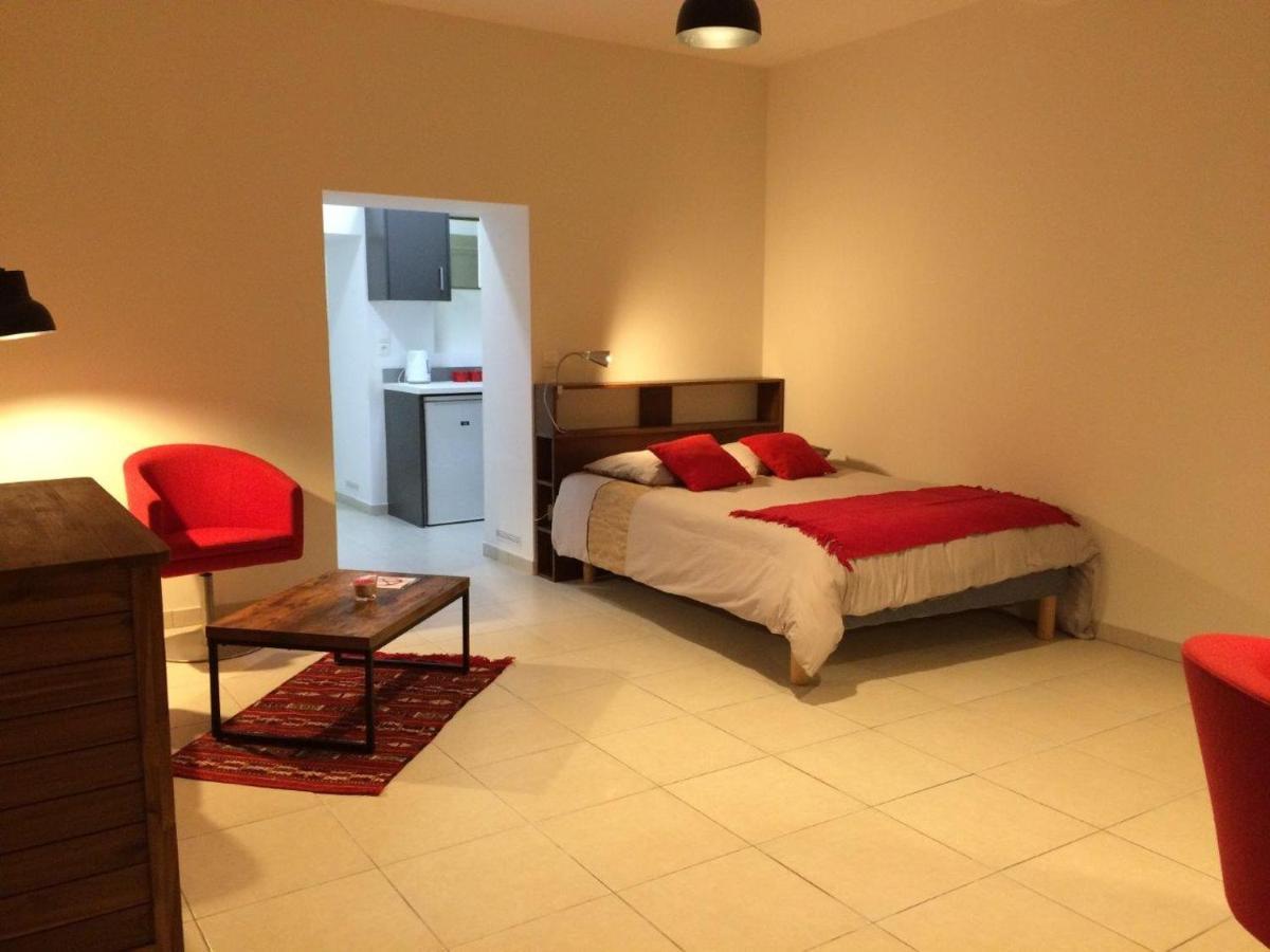 Le Studio Du Chateau Auriac-sur-Vendinelle 外观 照片